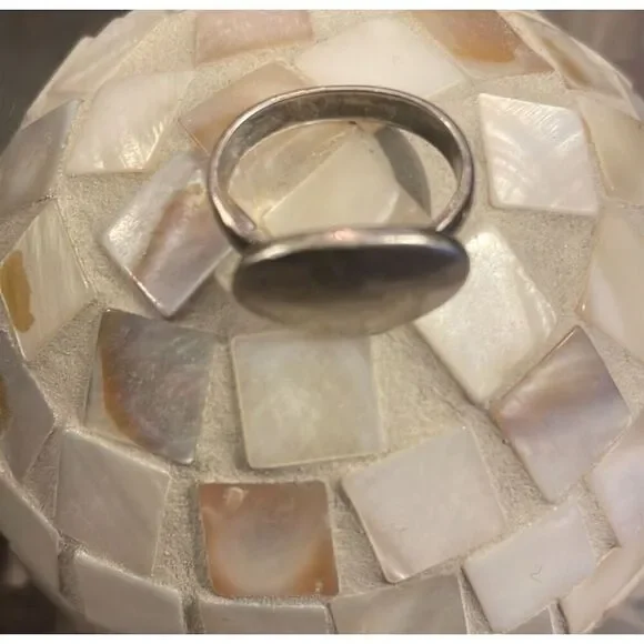 Vintage Sterling Silver Oval Initial Signet Ring - Picture 2 of 6